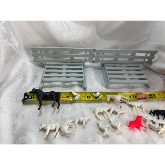 Horse Colt Filly Cows Chickens Dog Ducks Made in Hong Kong Plastic Vintage Toys - Picture 7 of 7